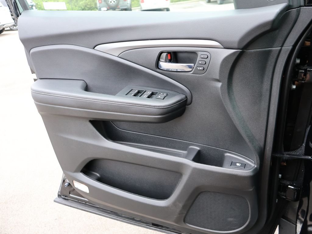 Used 2023  Honda RTL-E image 31