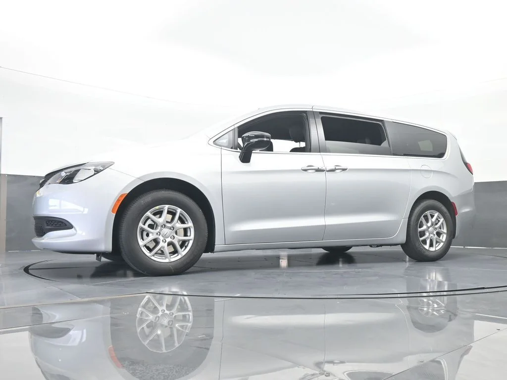 2026 Chrysler Voyager LX - Photo 53