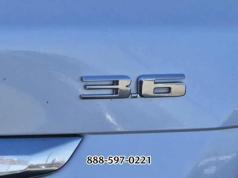 Used 2017 Crystal White CADILLAC PREMIUM LUXURY image 5