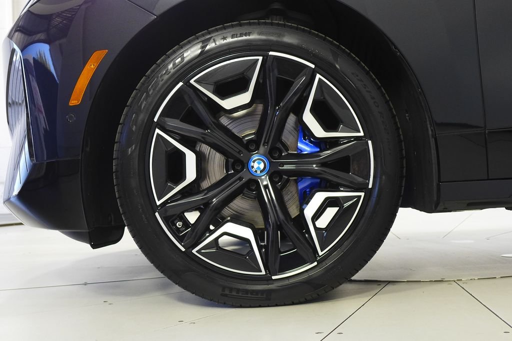 Certified Used 2024 Black Sapphire Metallic BMW xDrive50 image 5