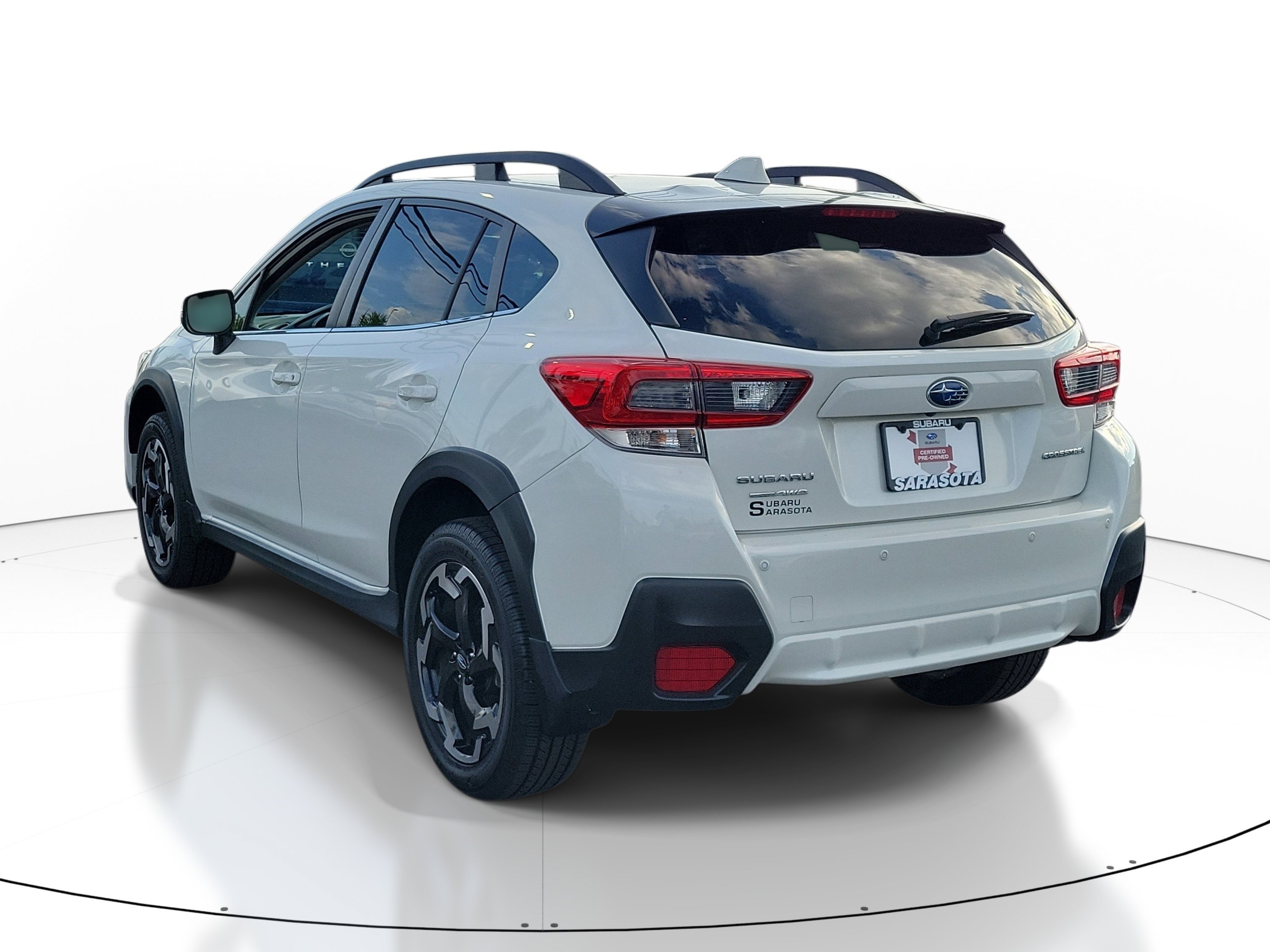Used 2022 Crystal White Pearl Subaru Limited image 3