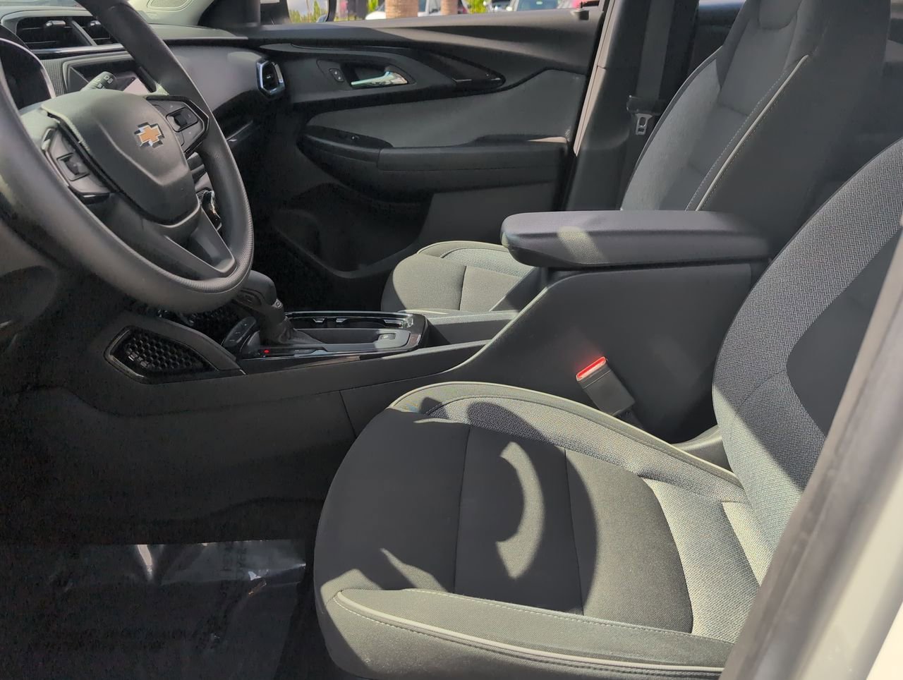 Used 2023 Summit White Chevrolet LT image 17