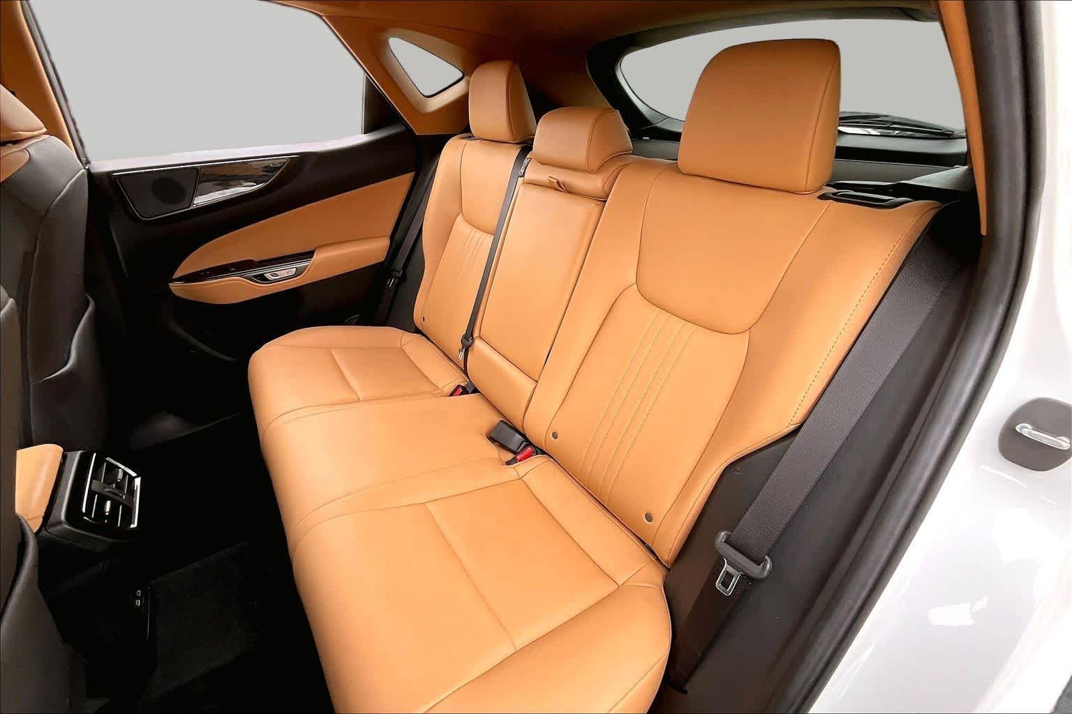 Used 2024 Eminent White Pearl Lexus Premium image 18