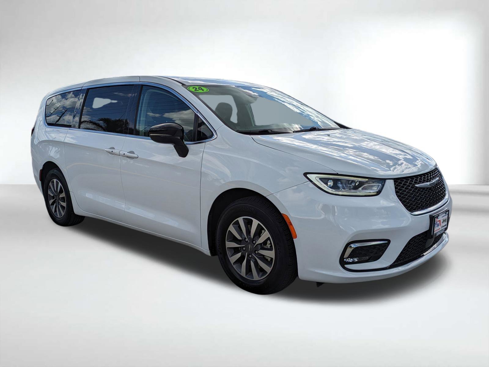 Certified 2024 Chrysler Pacifica PHEV Select with VIN 2C4RC1S75RR114903 for sale in Seminole, FL