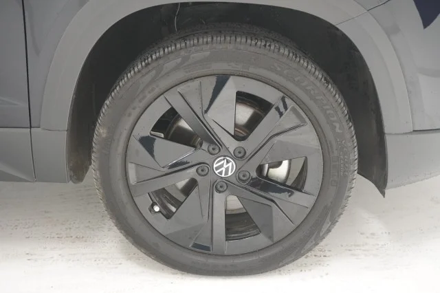 New 2026 Deep Black Pearl Volkswagen SE Black image 5