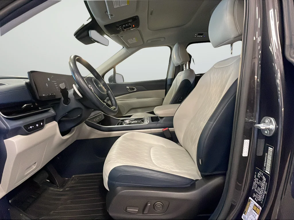 Used 2025 Gray Kia SX image 11