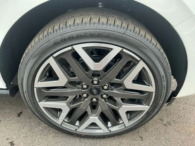 New 2026 Star White Metallic Tri-Coat Ford MAX Platinum® image 15