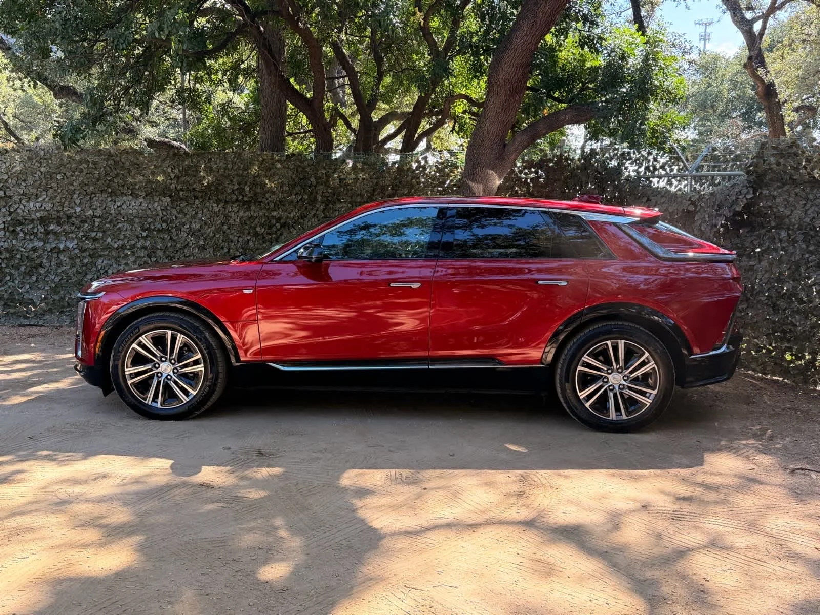 Used 2024 Cadillac LYRIQ Luxury 2 with VIN 1GYKPRRL1RZ125730 for sale in San Antonio, TX