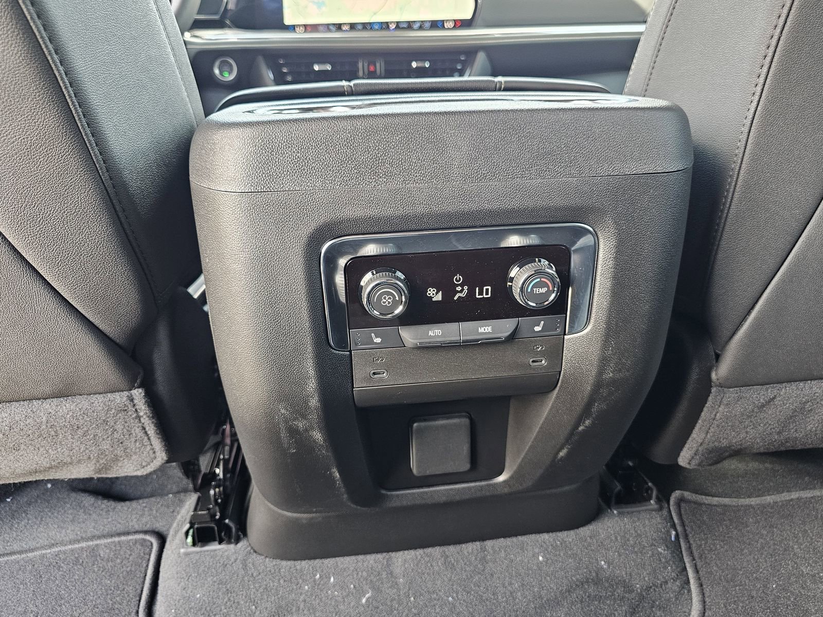 2025 Chevrolet Suburban Premier - Photo 22