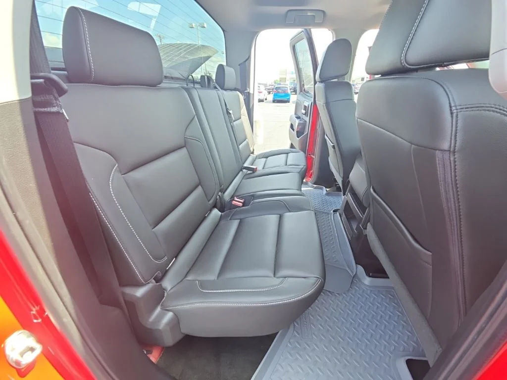 Used 2018 Red Chevrolet LT image 30
