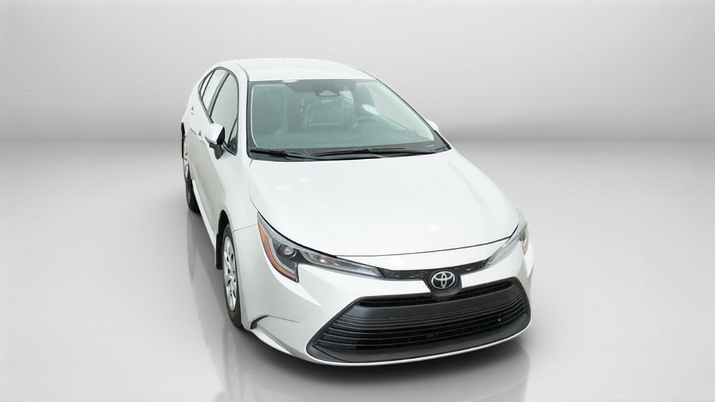 New 2027 Classic Silver Metallic Toyota LE image 34