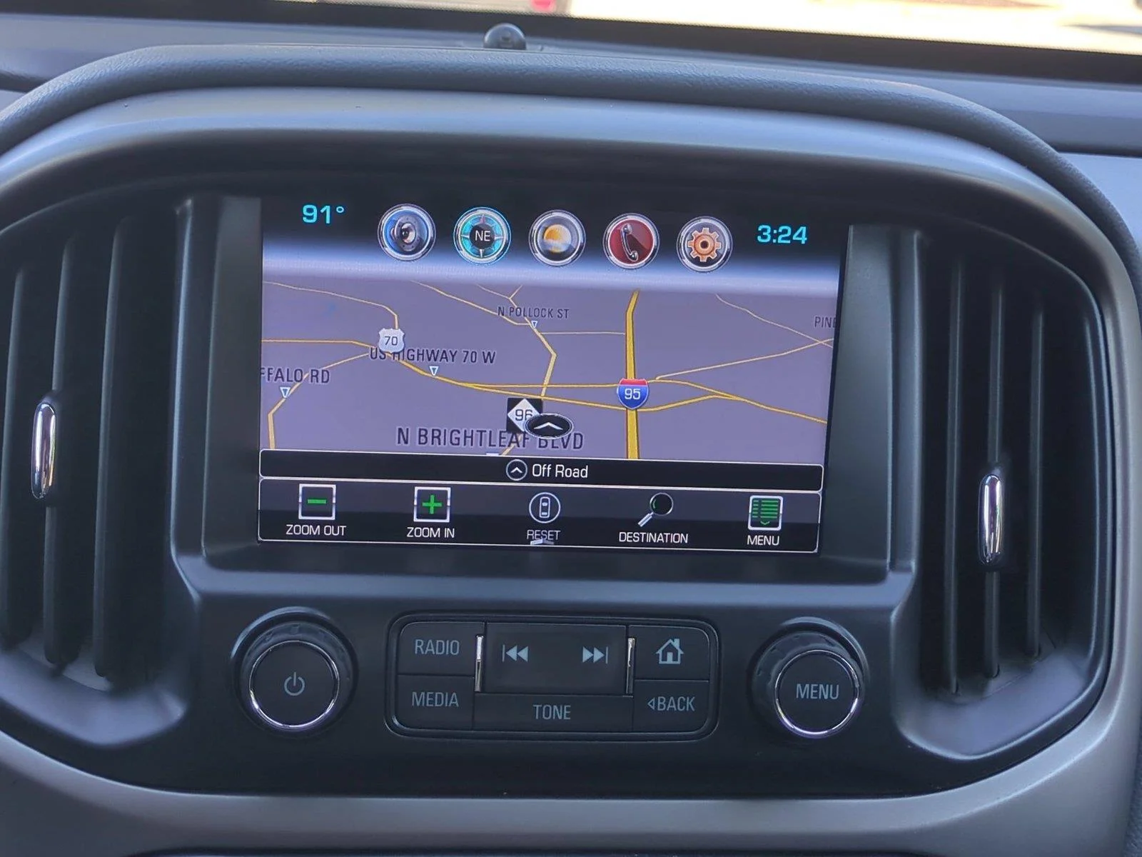 Used 2017 Summit White Chevrolet 4WD Z71 image 26