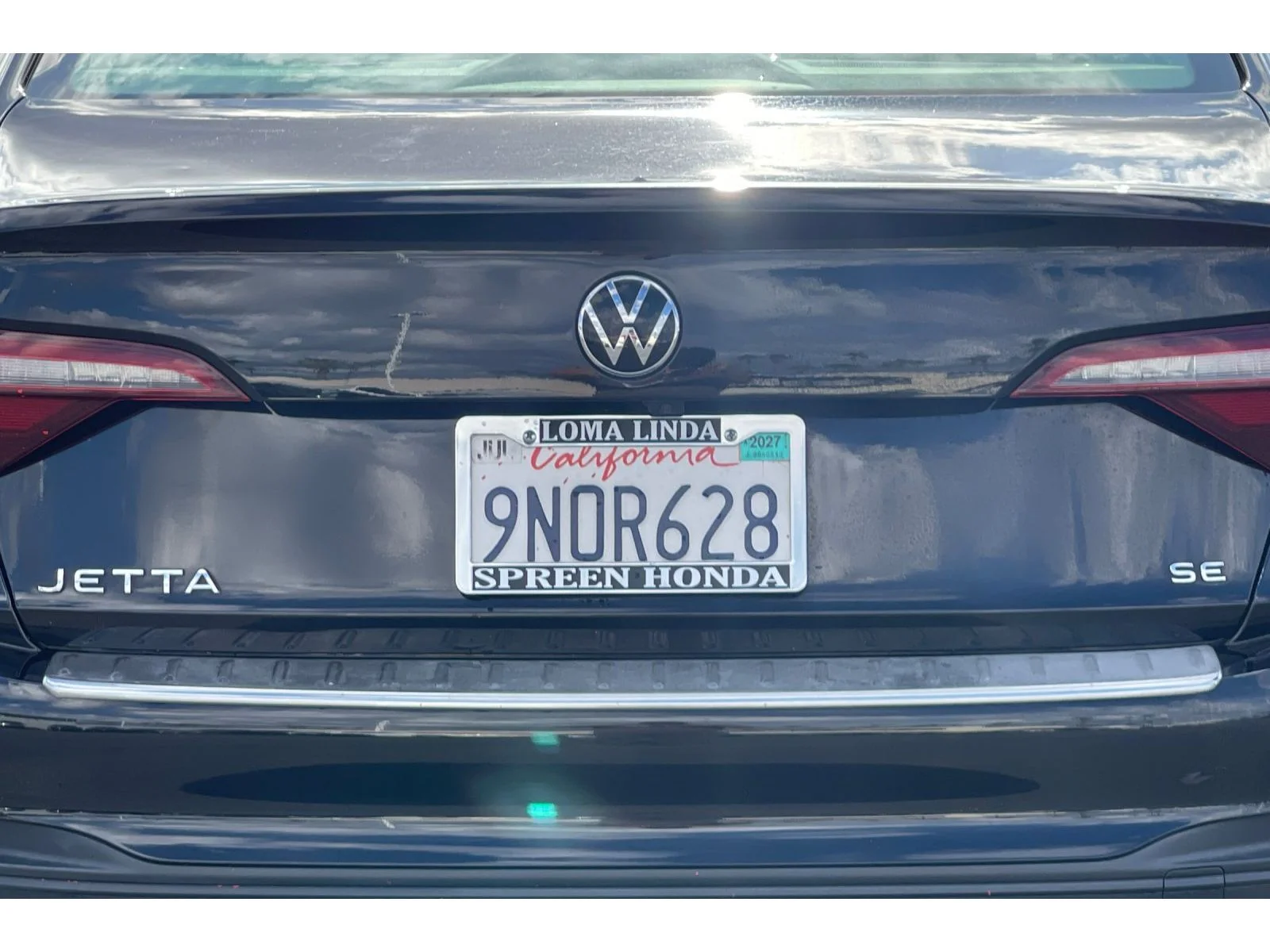Used 2023 Deep Black Pearl Volkswagen SE image 15