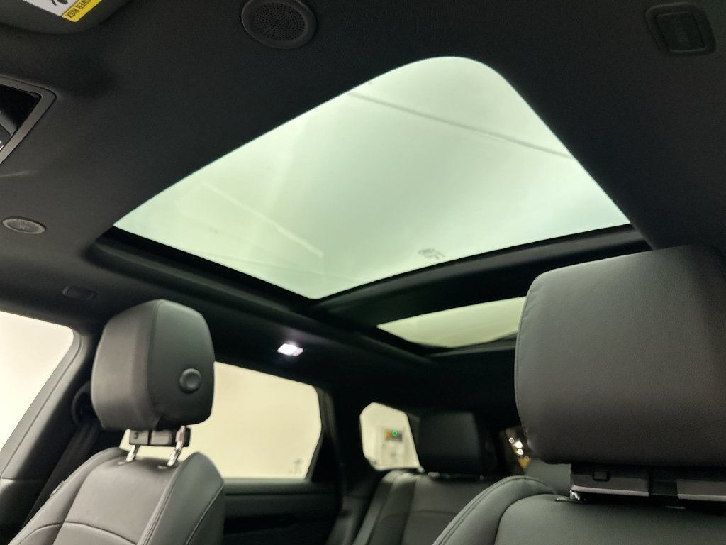 Used 2026 Fuji White Land Rover S image 11