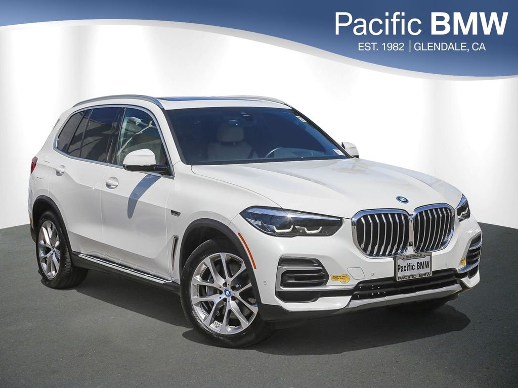 2022 BMW X5 xDrive45e's photo