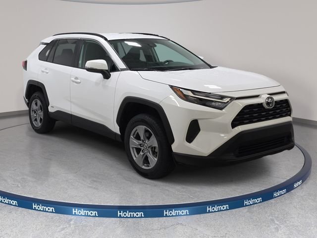 Certified Used 2025 White Toyota XLE image 3