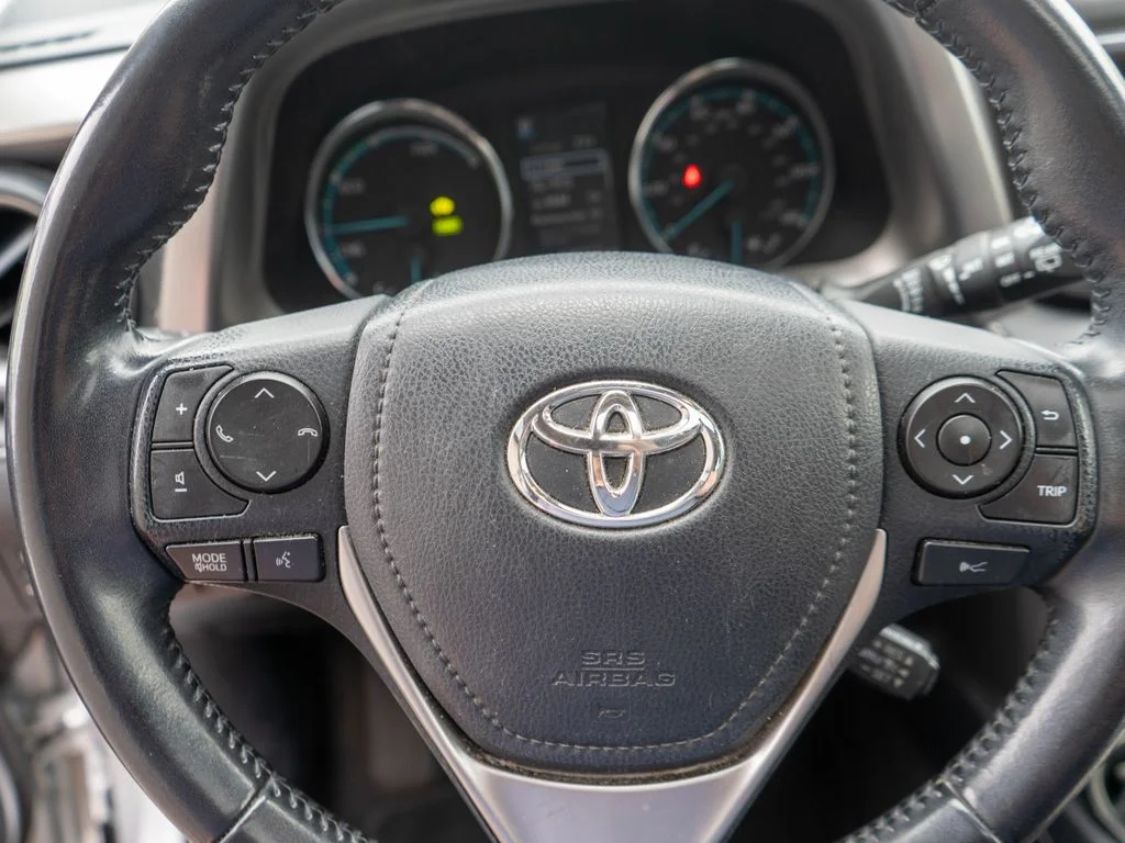 Used 2016 Silver Toyota Limited image 17