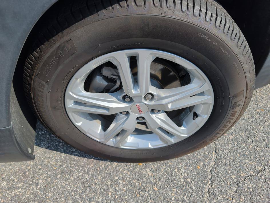 Used 2021 Graphite Gray Metallic GMC SLE image 7