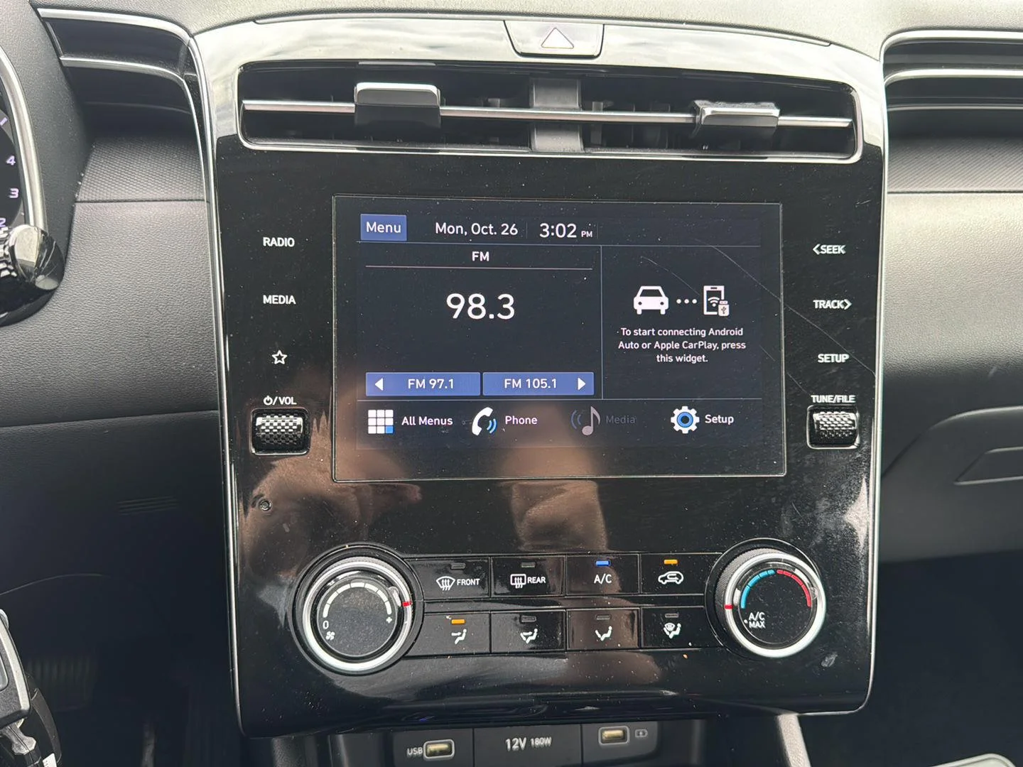 Used 2024 Black Pearl Hyundai SE image 17