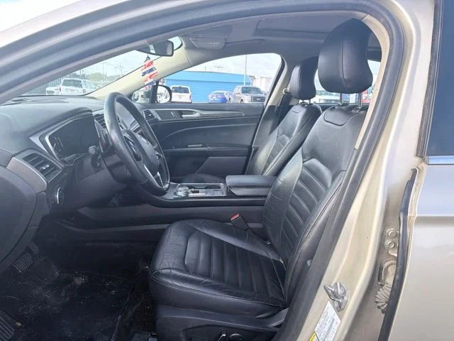 Used 2018 Gold Ford SE image 9