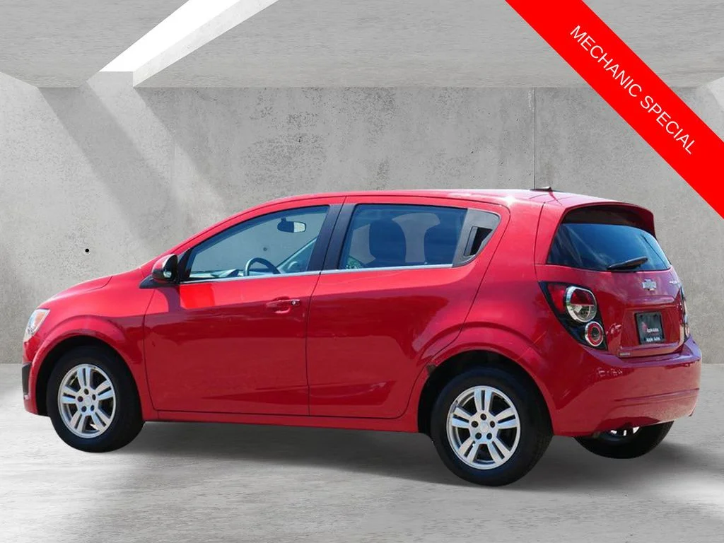 Used 2013 Red Chevrolet LT image 4