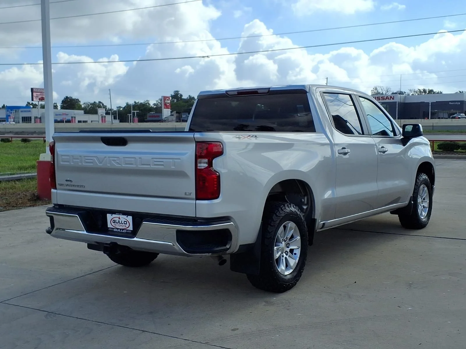 Used 2022 Silver Chevrolet LT image 6
