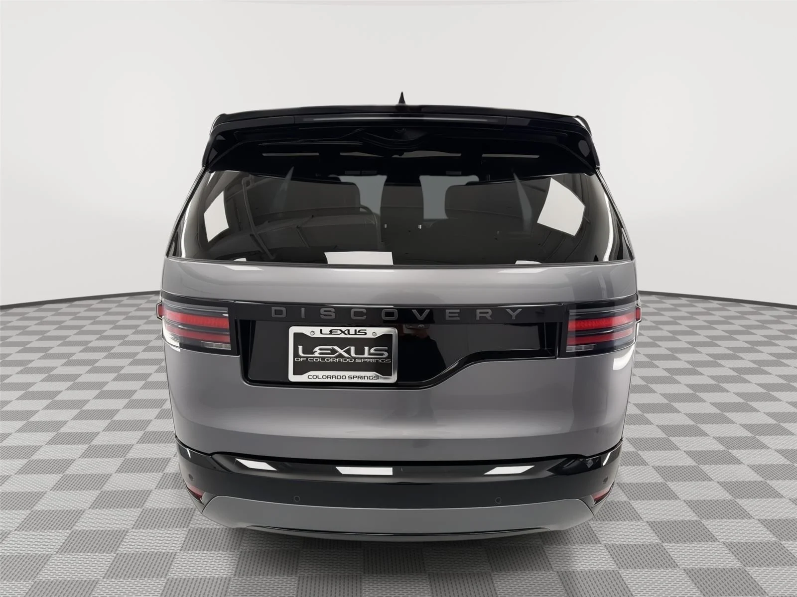 Used 2025  LAND ROVER SE image 9