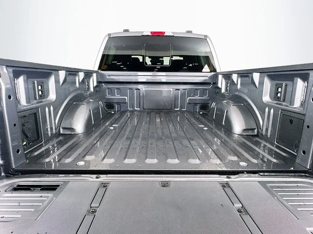 New 2026 Carbonized Gray Metallic Ford XLT image 26