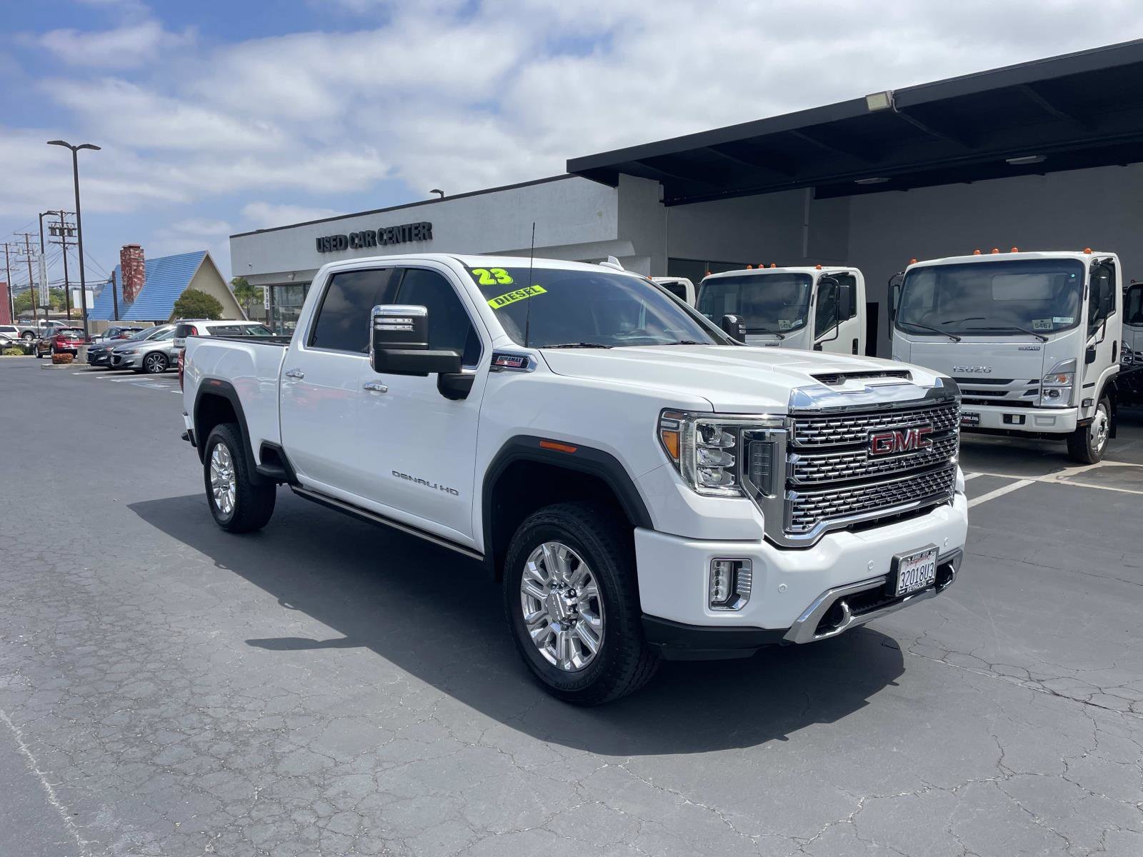 Used 2023 Summit White GMC Denali image 3