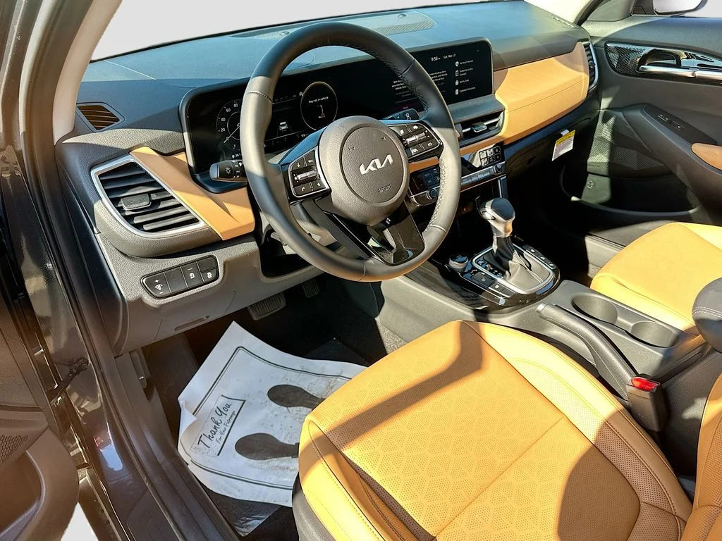New 2026 Gravity Gray Kia EX image 9