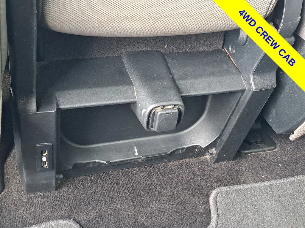Used 2019 Silver Ford XLT image 18