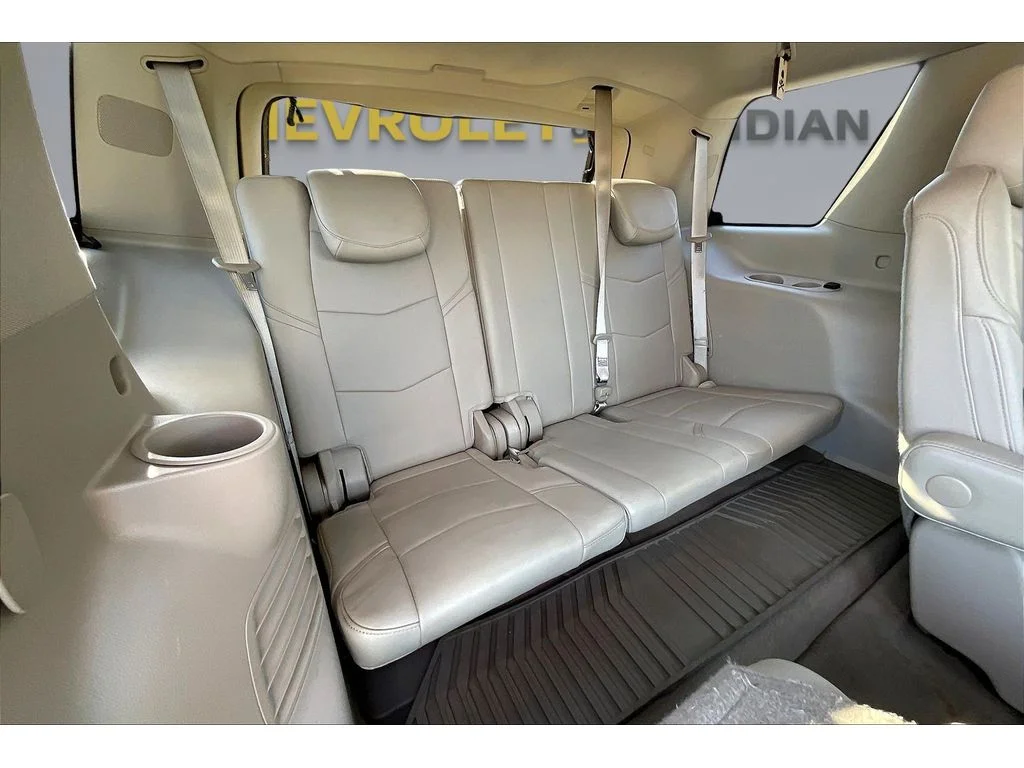 Used 2016 CRYSTAL WHITE TRICOAT Cadillac Luxury Collection image 20