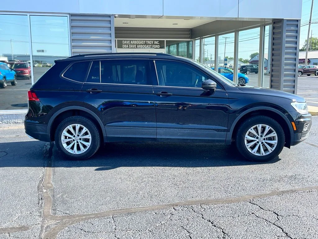 Used 2020 Black Volkswagen 2.0T S image 8