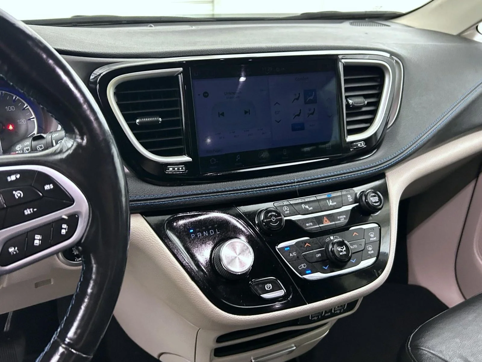 Used 2021 Gray Chrysler Touring L image 12