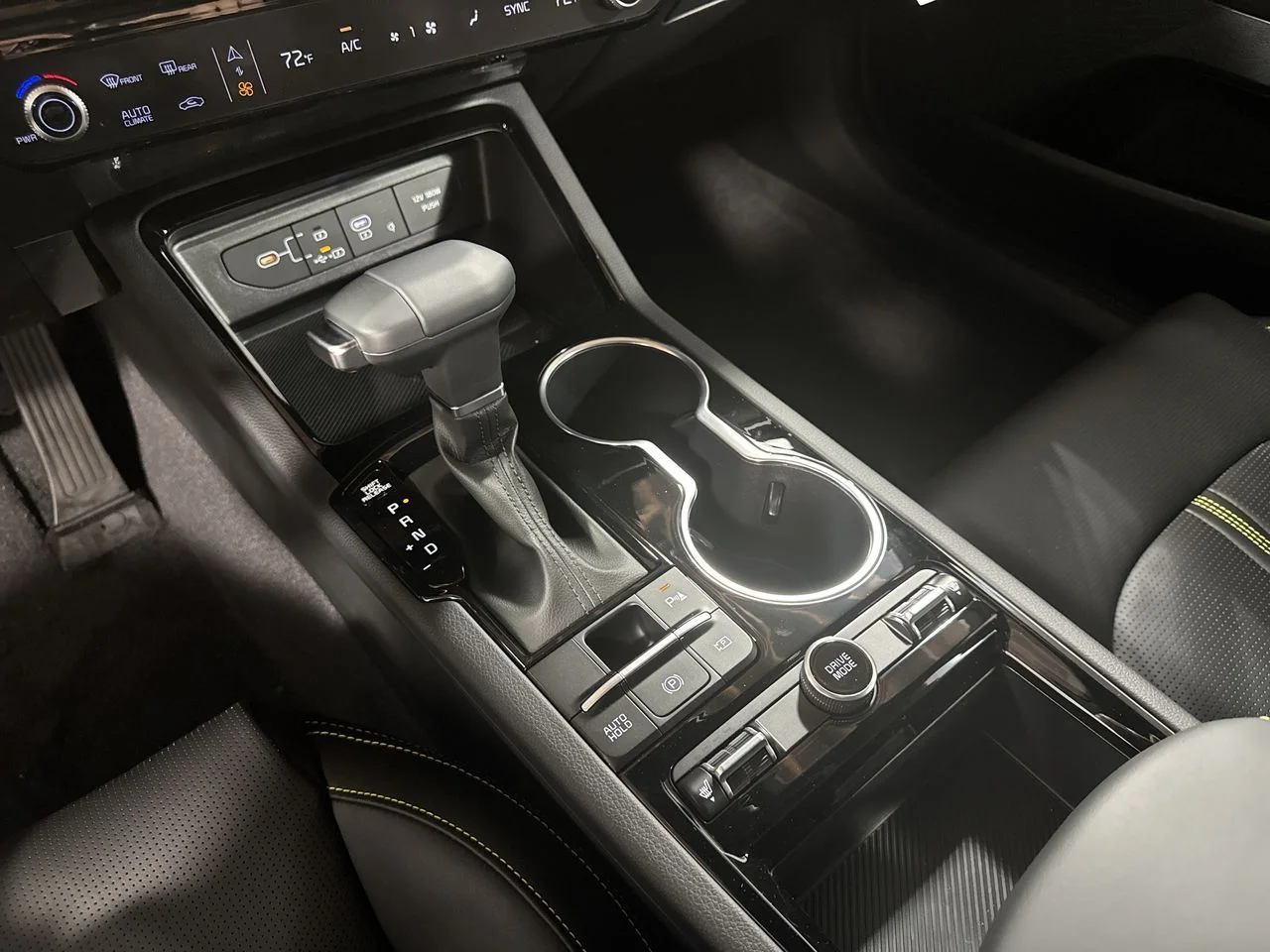 2026 Kia K5 GT - Photo 25