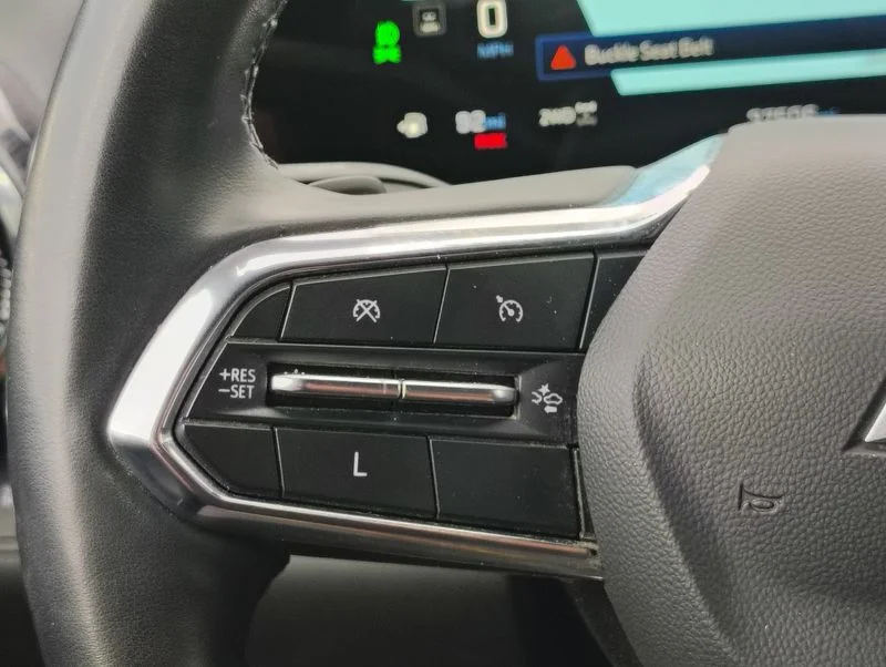 Used 2025 Green Chevrolet LT image 25