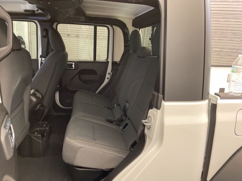 New 2026 Bright White Clear-Coat Exterior Paint Jeep Sport image 15