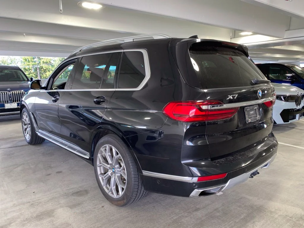 Used 2019 Black Sapphire Metallic BMW xDrive40i image 3