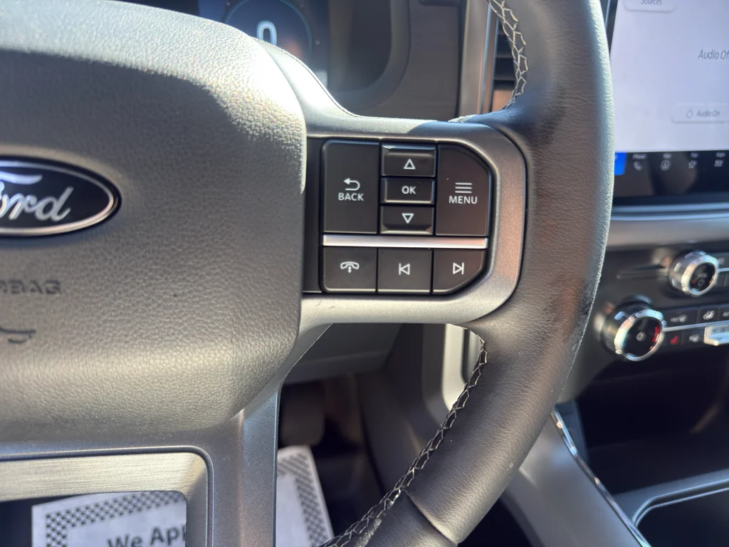 Used 2025 Oxford White Ford XLT image 19
