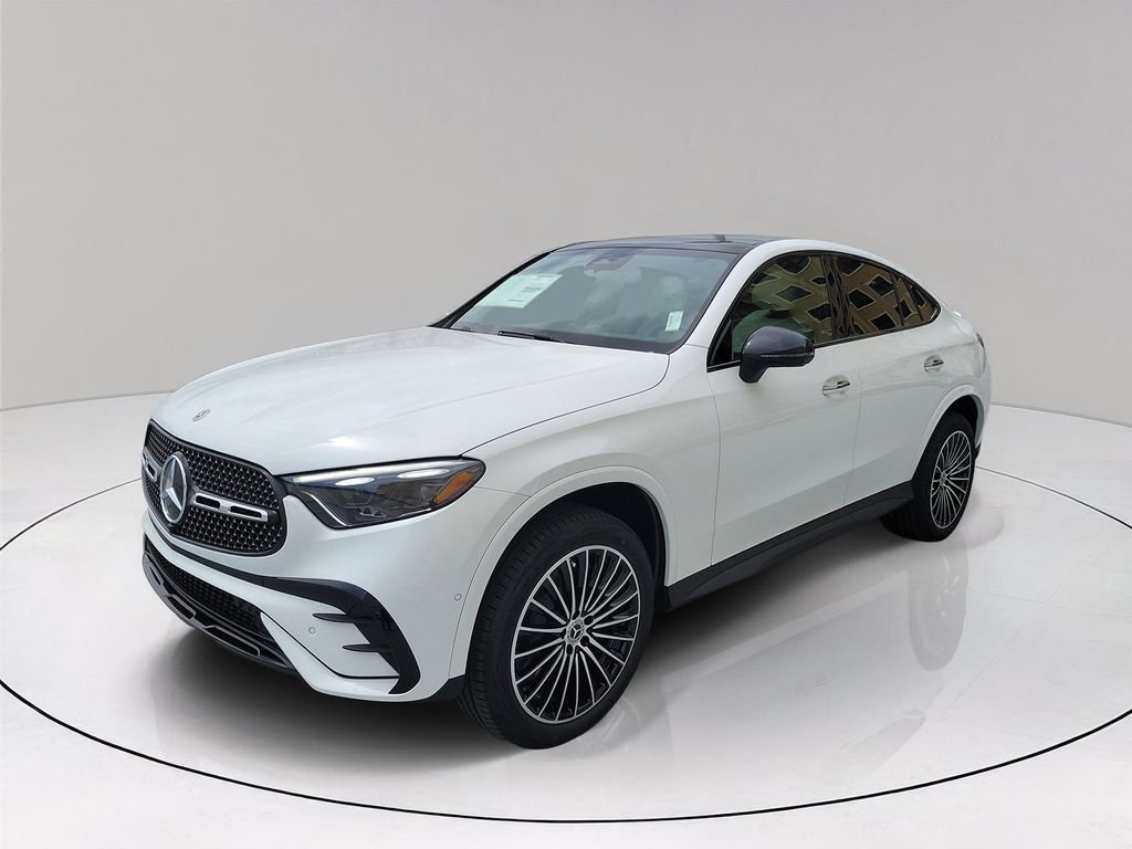 New 2027 MANUFAKTUR Moonlight White Metallic Mercedes-Benz GLC 300 image 3