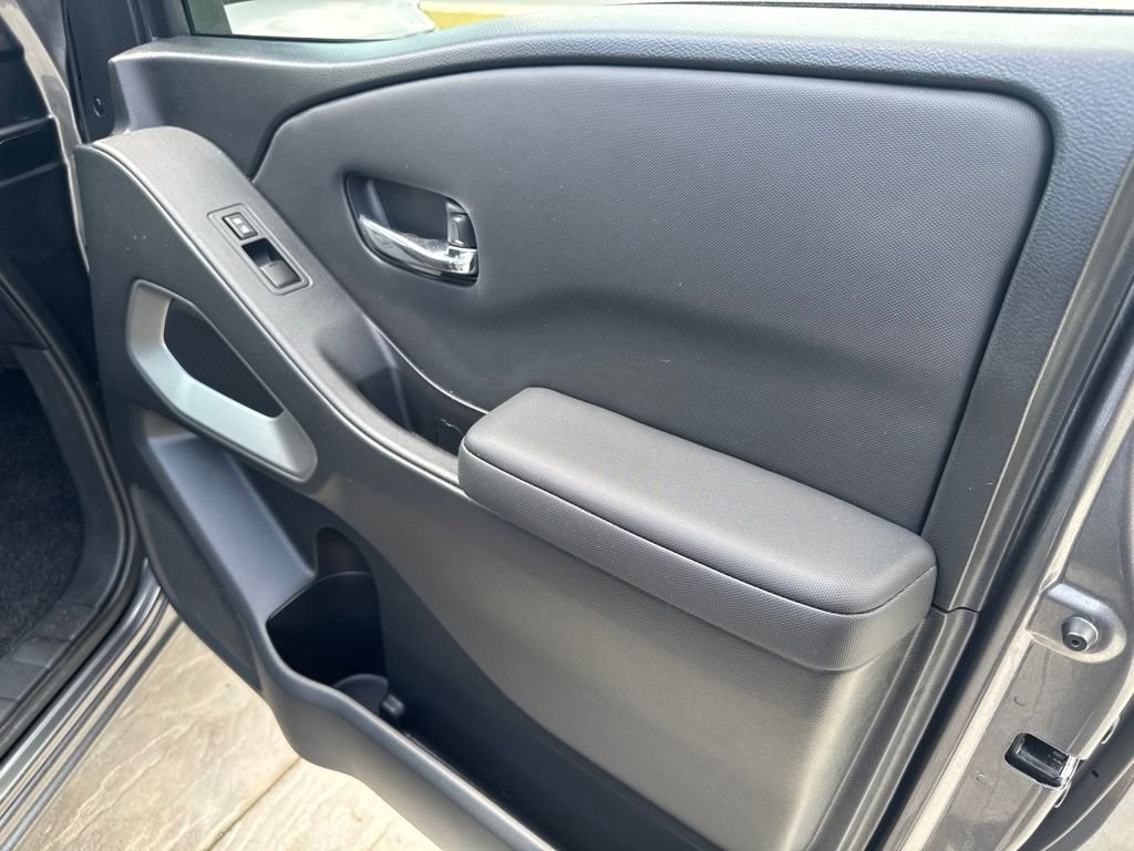 2024 Nissan Frontier SV - Photo 31
