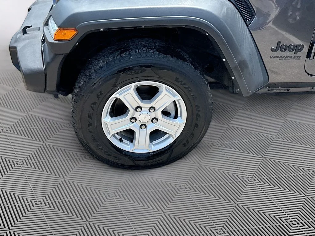 Used 2022 Gray Jeep Unlimited Sport S image 34