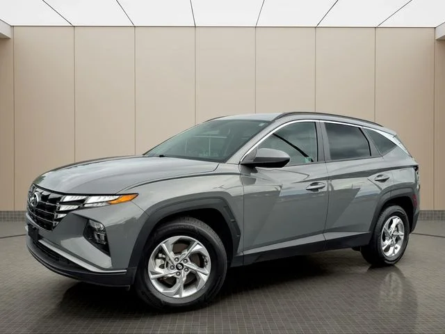 Used 2024 Gray Hyundai SEL image 2