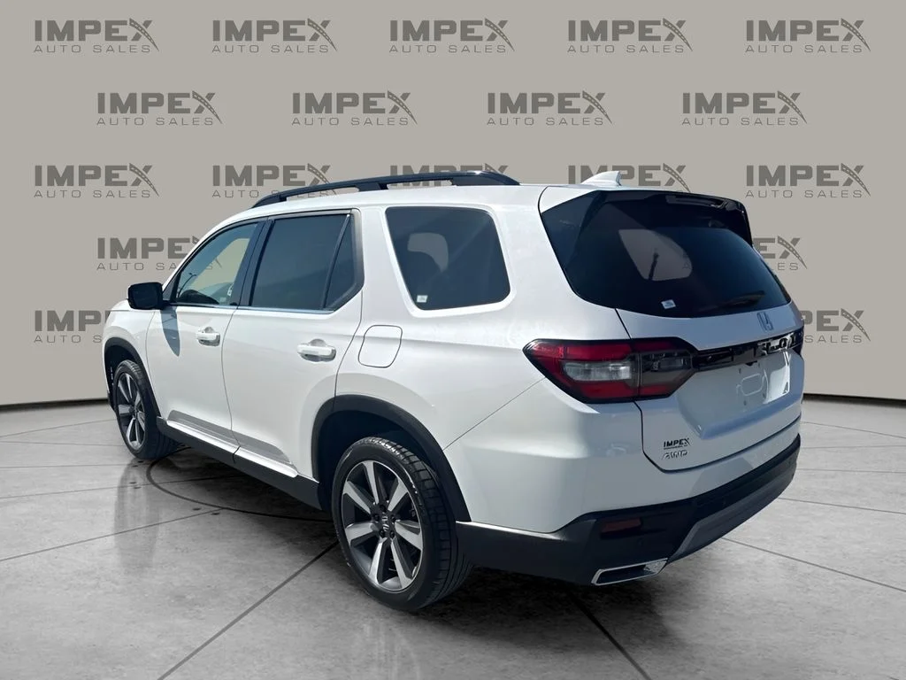 Used 2024 White Honda Touring image 3