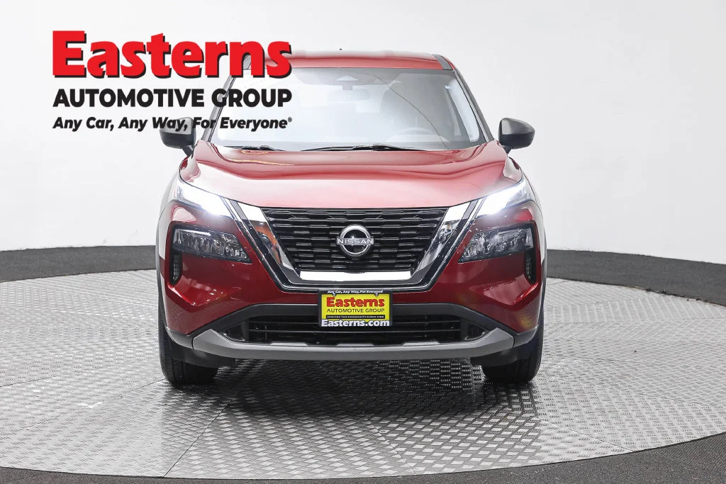 Used 2023 Red Nissan S image 2