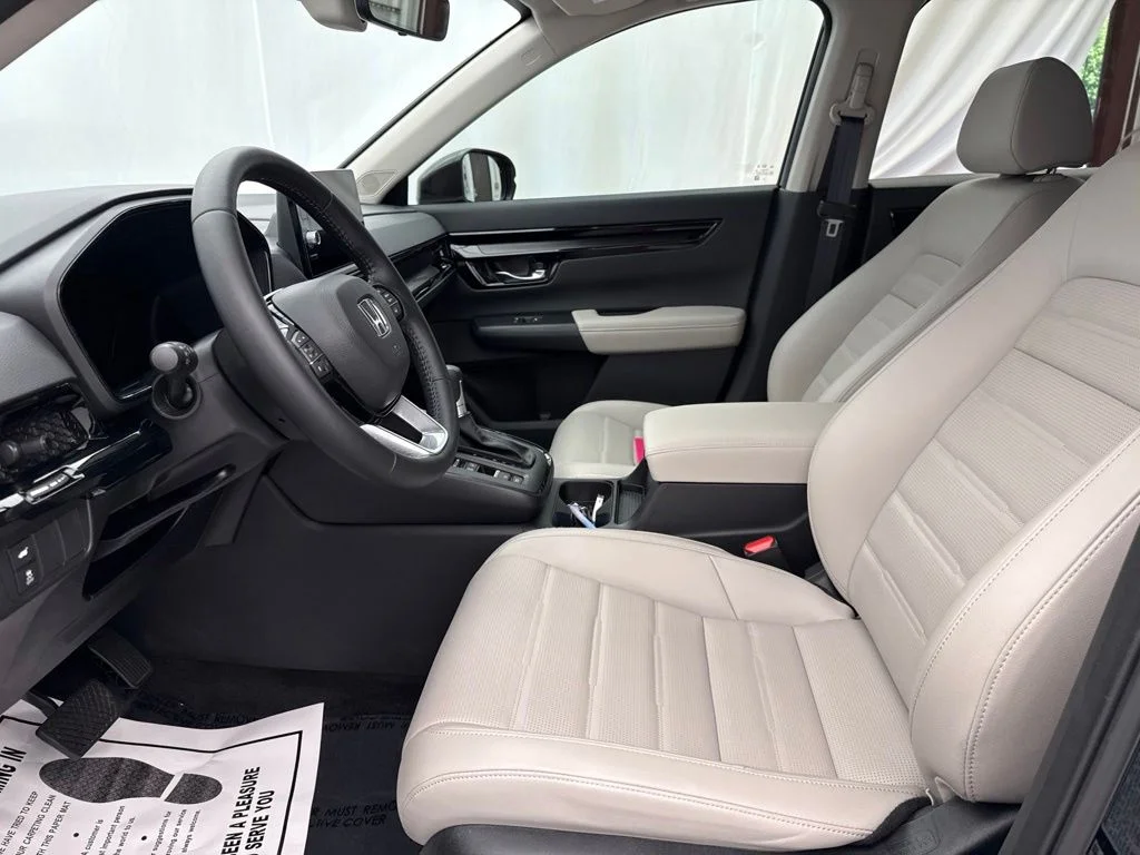 Used 2025 Silver Honda EX-L image 17