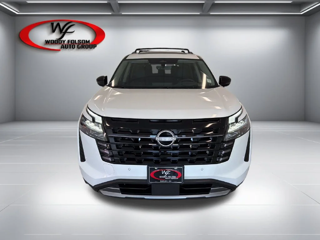 New 2026 Everest White Pearl TriCoat Nissan Platinum image 2