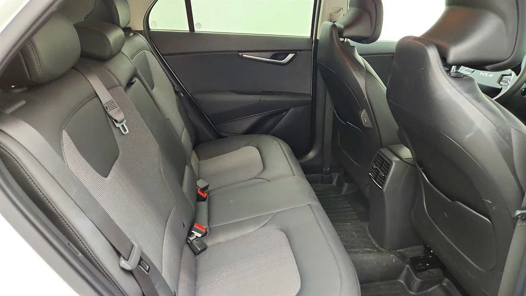 Used 2024 Snow White Pearl Kia EX FWD image 22