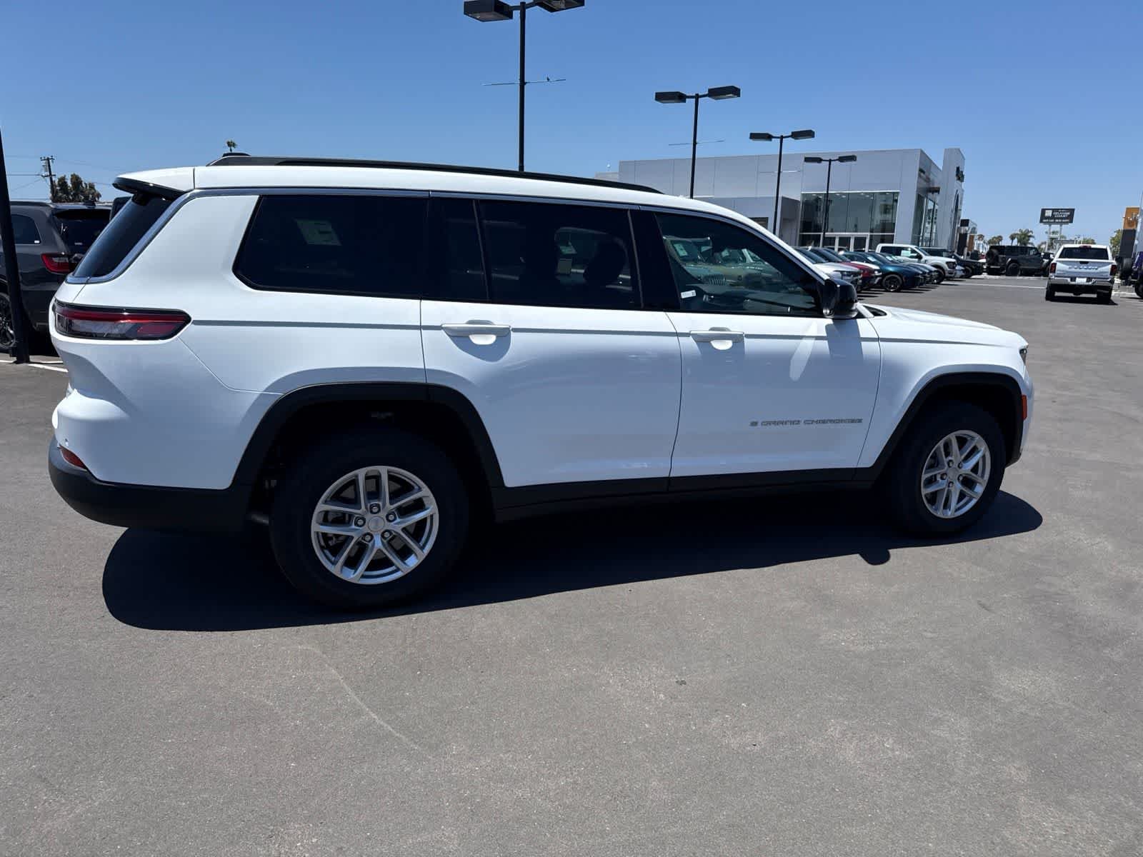 Used 2025 Bright White Clearcoat Jeep Laredo X image 10