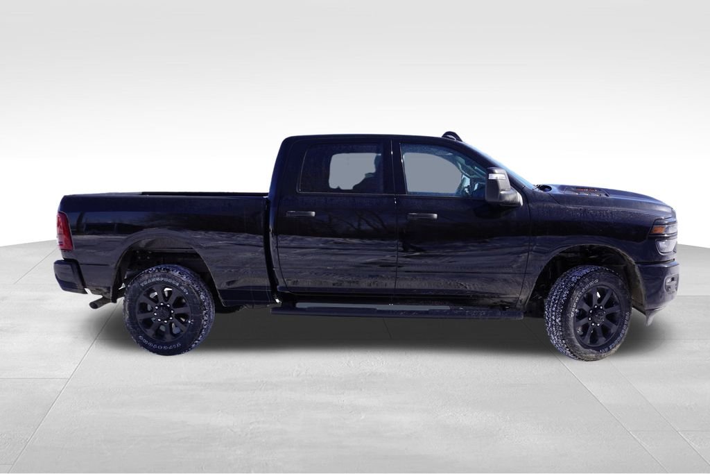 New 2026 Diamond Black Crystal Pearl-Coat Exterior Paint RAM Tradesman image 2